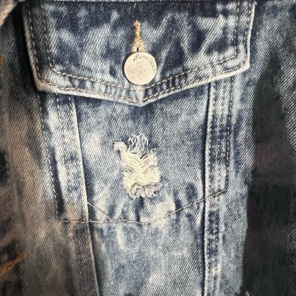 Woman’s fantastic jean jacket - Picture 6 of 7